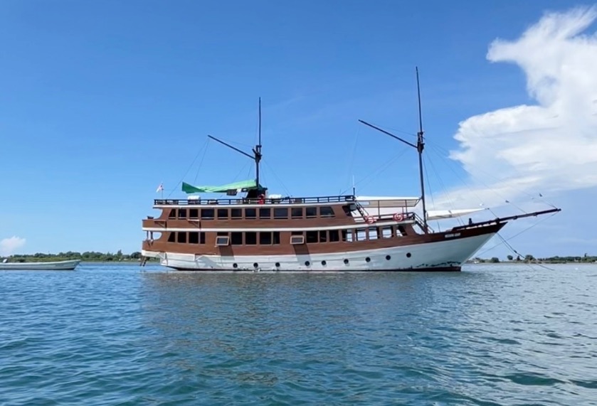 Makkadina Luxury Komodo Cruise